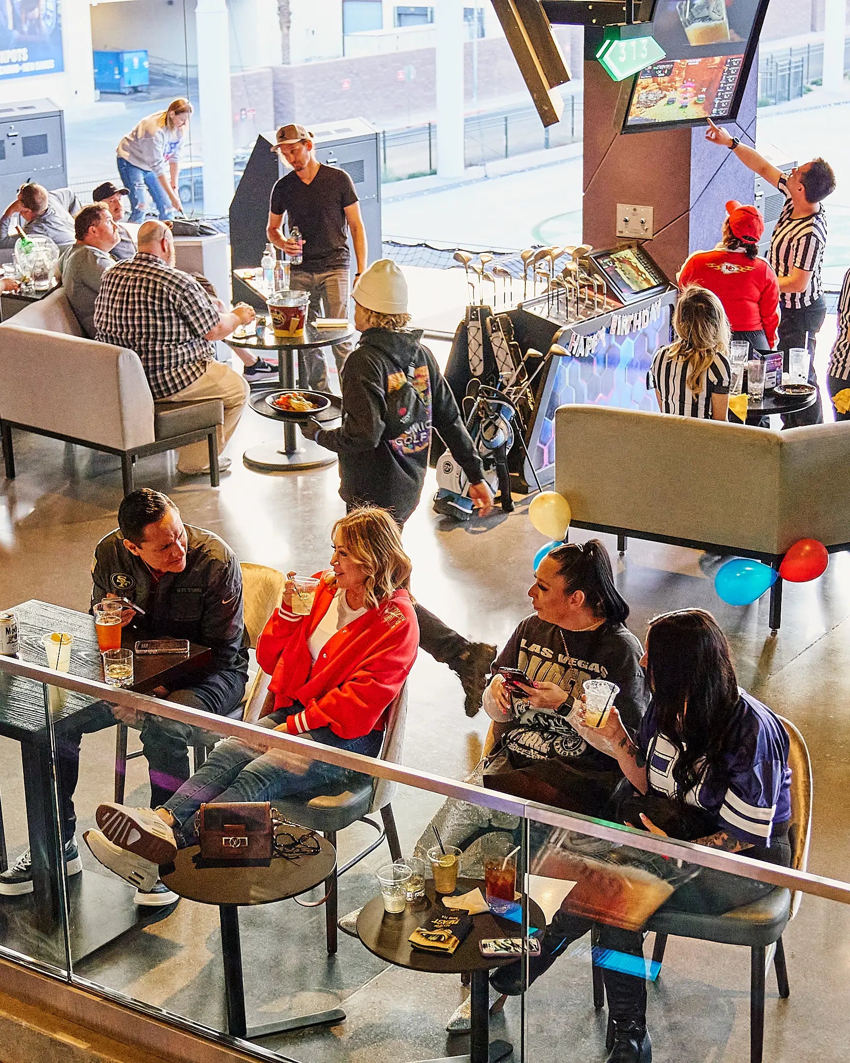 From Summerlin to Game Time: Why Groups End Up at Atomic Golf 🏌️🍹