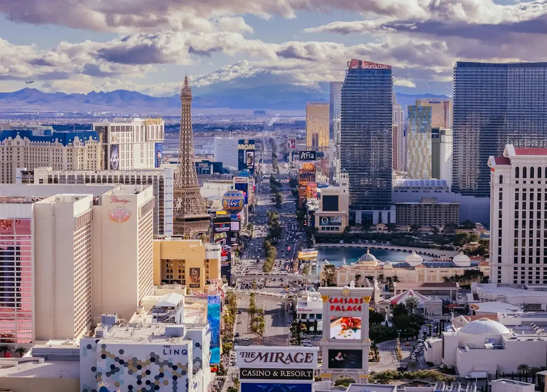 Luxury or Energy? Omnia vs XS Nightclub Compared for Every Vegas Traveler ππ
