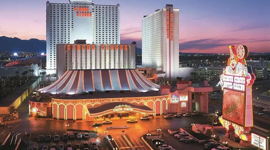 Vegas Beyond the Big Top: Hidden Gems Near Circus Circus You Shouldn’t Miss 🎪