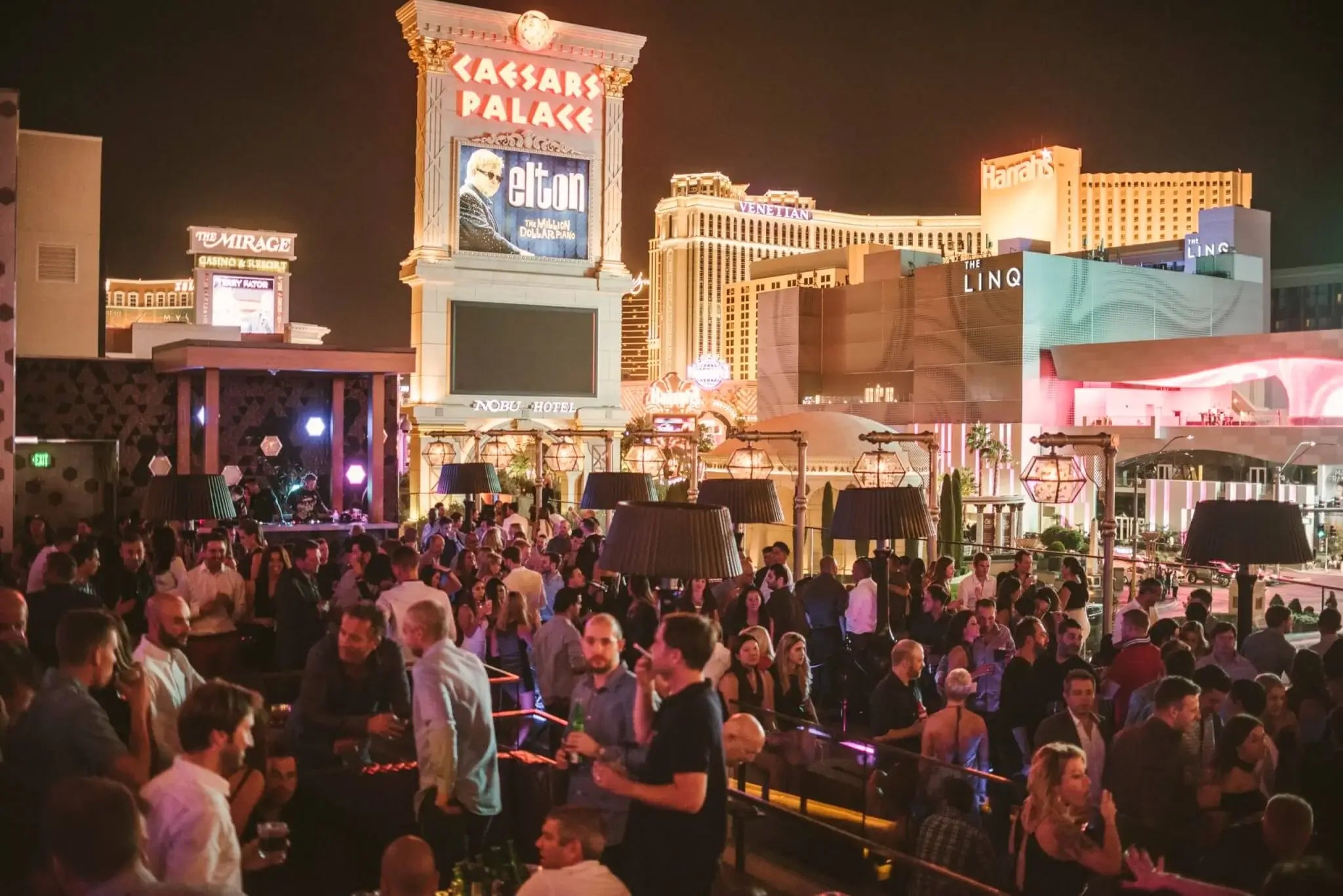 Ultimate Bar Crawl Near Caesars Palace