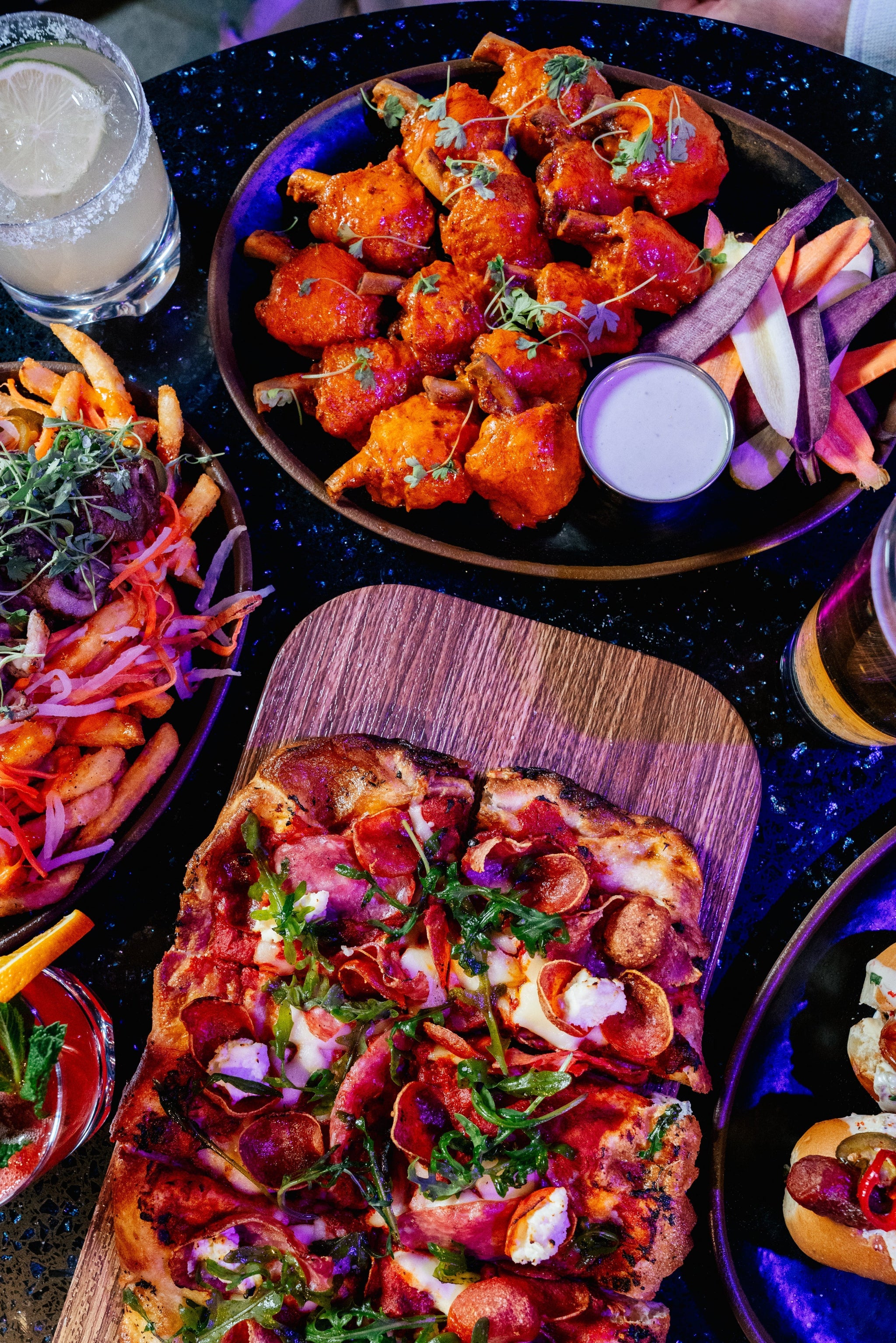 Fun on a Budget: Affordable Places to Eat and Play Near Circus Circus Las Vegas 🎯🍔