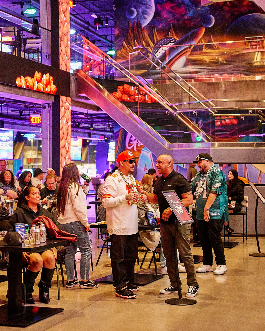 Why the Arts District Is Perfect for Group Outings in Las Vegas 🎉🎨⛳