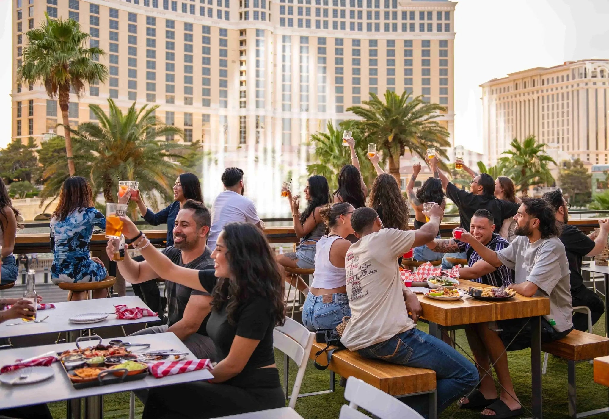From First Round to Final Toast: Group-Friendly Bars Near Beer Park Las Vegas 🍻🥂
