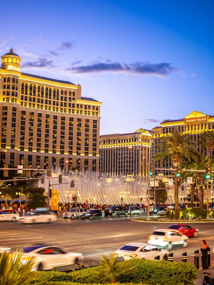 Happy Hour Hotspots: Affordable Bars Near Caesars Palace Las Vegas 🍸