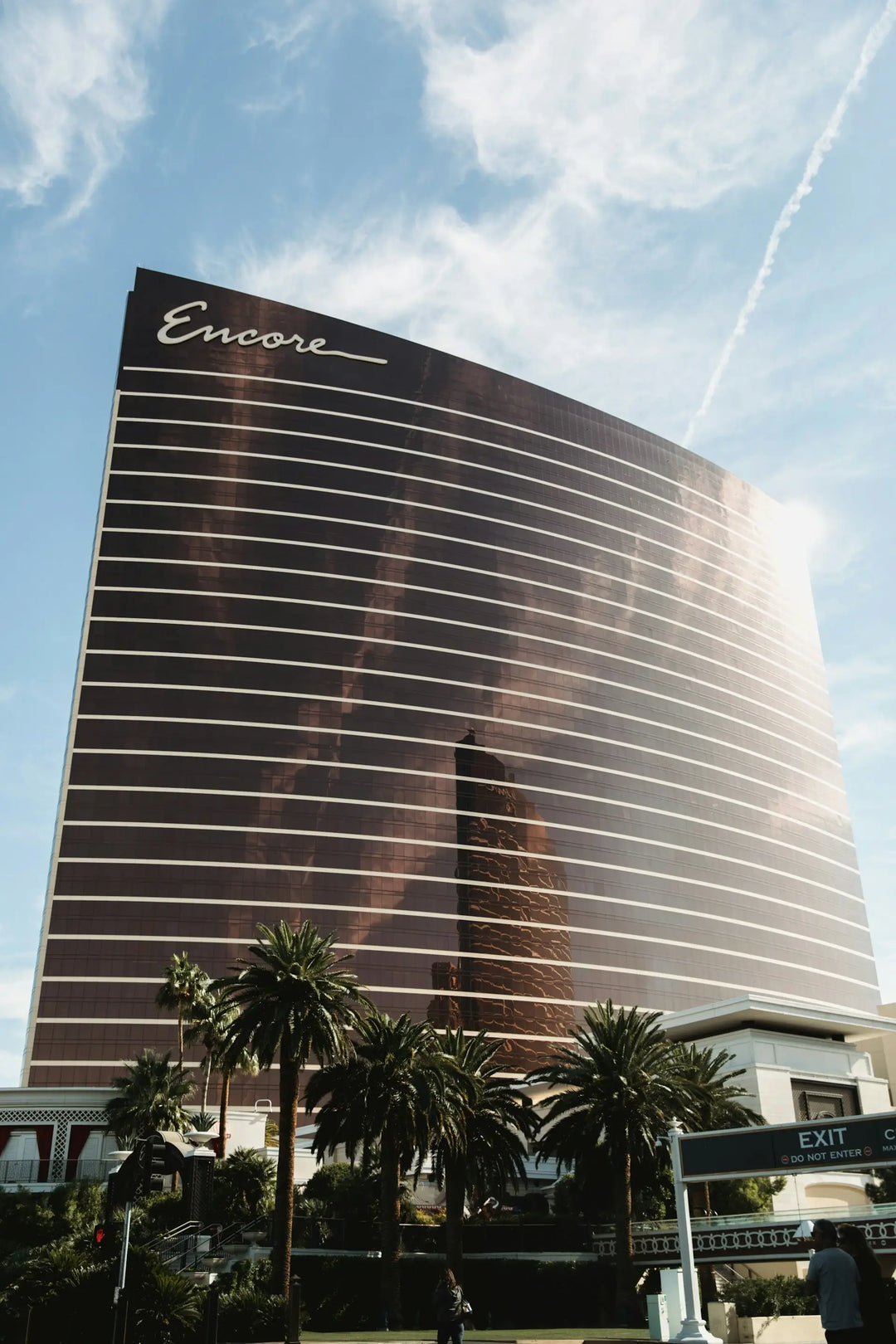 Beyond the Pool: Hidden Experiences at Encore Las Vegas You Shouldn’t Skip 🎯