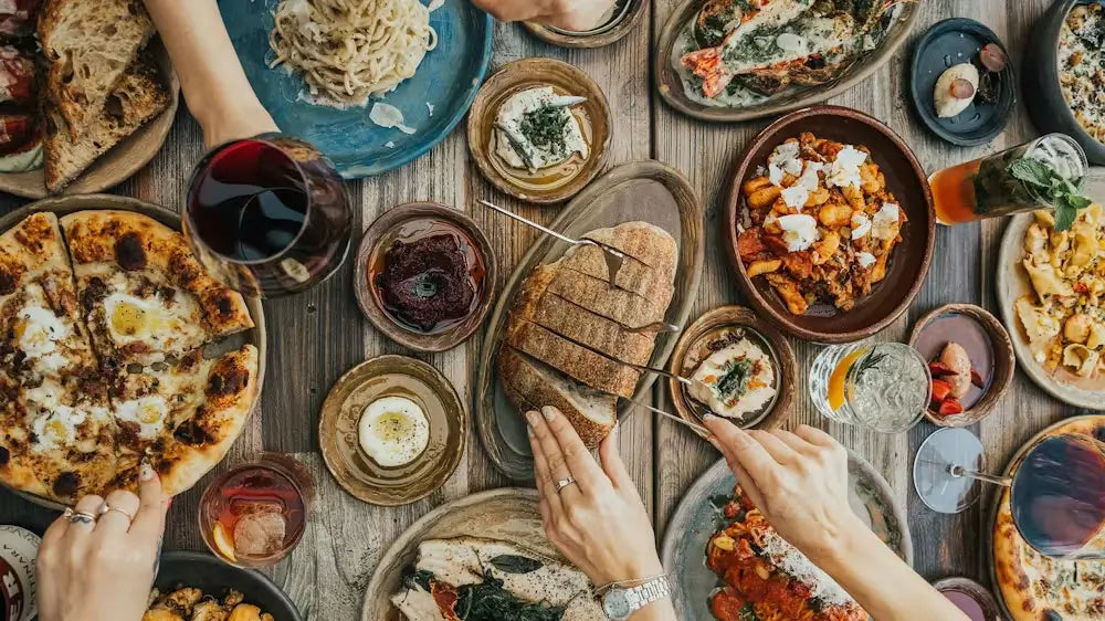 Family-Friendly Places to Eat After Red Rock Canyon (Kid-Approved!) 👨👩