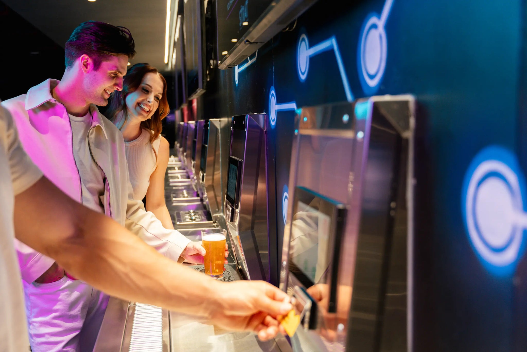 Best Bars Near Dolby Live for Drinks After the Concert