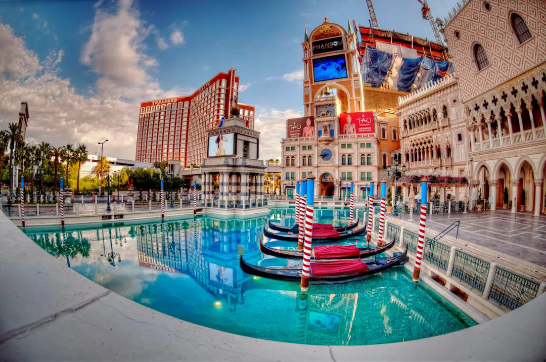 A Shopper’s Paradise: Exploring Things to Do Near The Venetian 🛍️