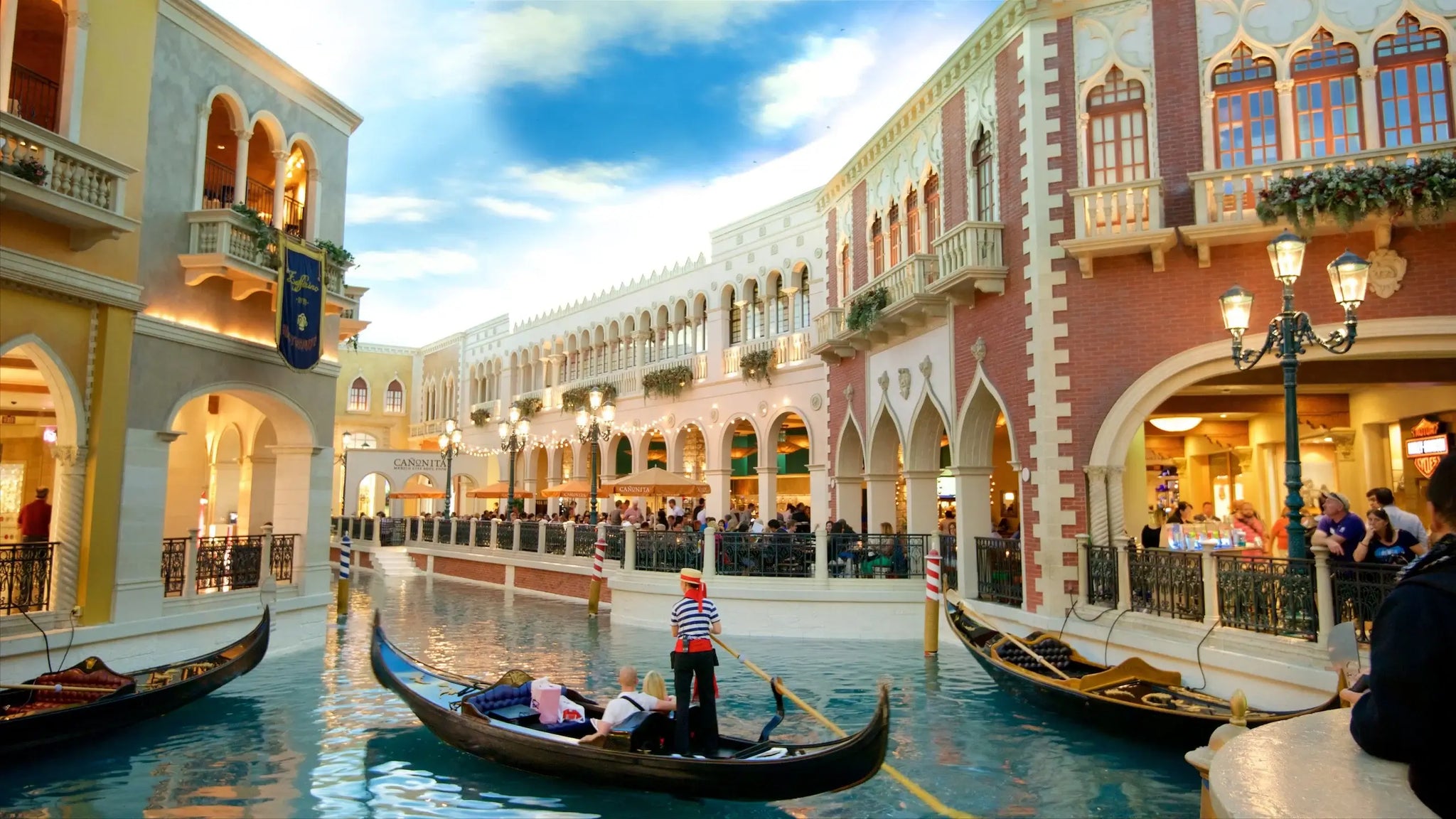 Best Things to Do Near The Venetian