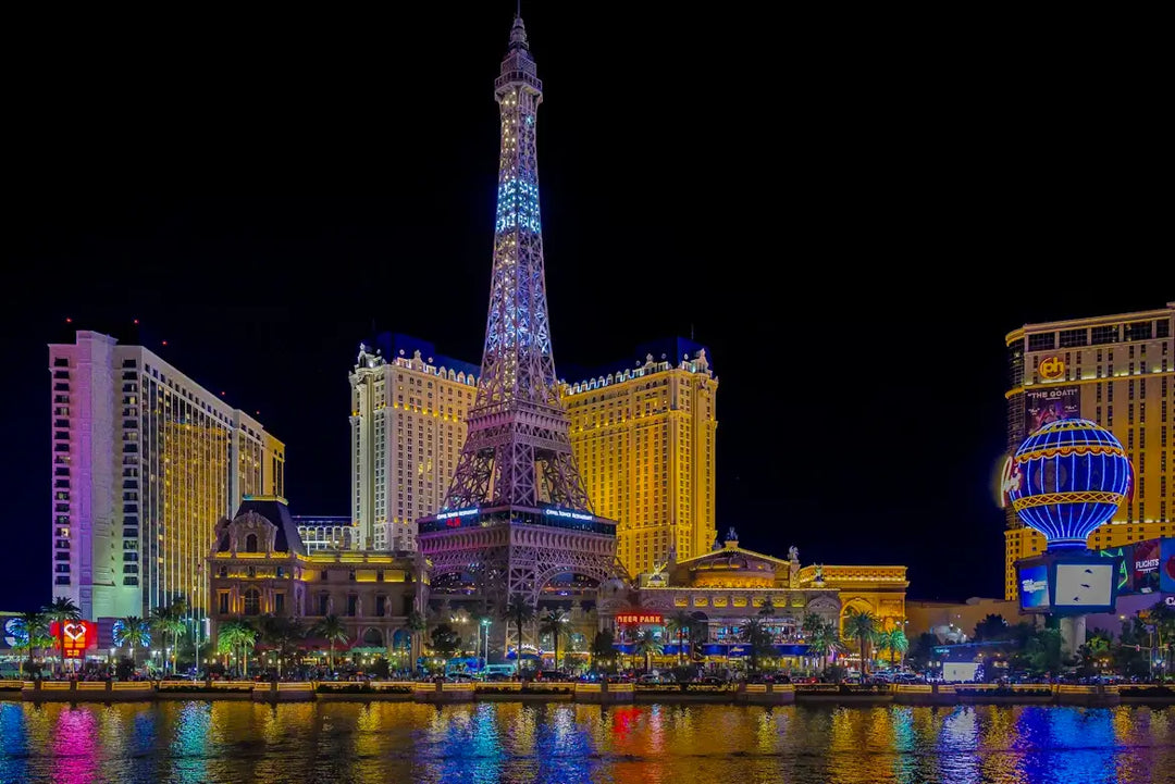 Group-Friendly Restaurants & Bars Near The Cosmopolitan Las Vegas 👥🍽️🍸