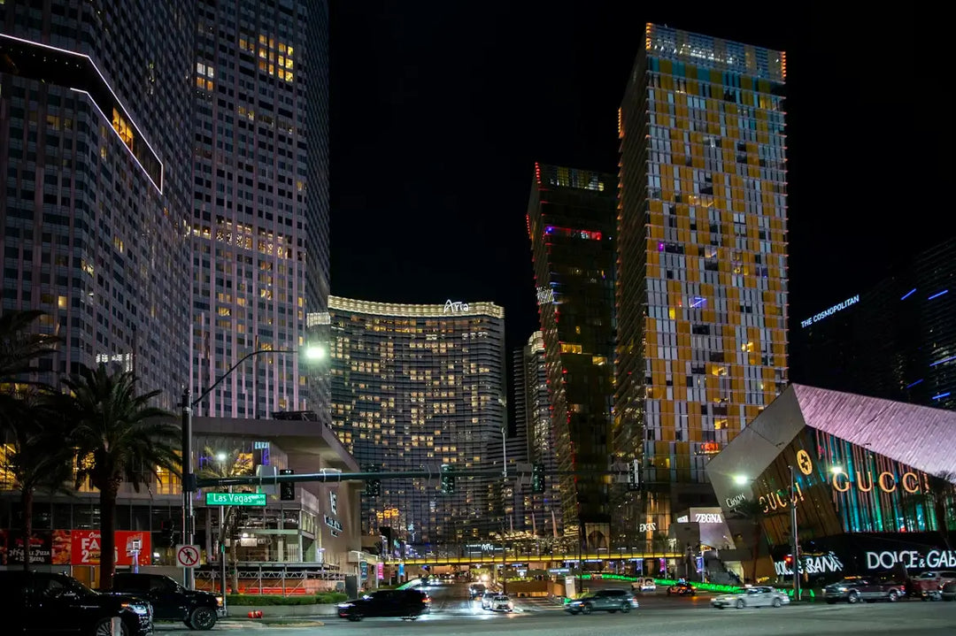 Where to Eat and Drink Near Downtown Container Park Las Vegas 🍔🍹