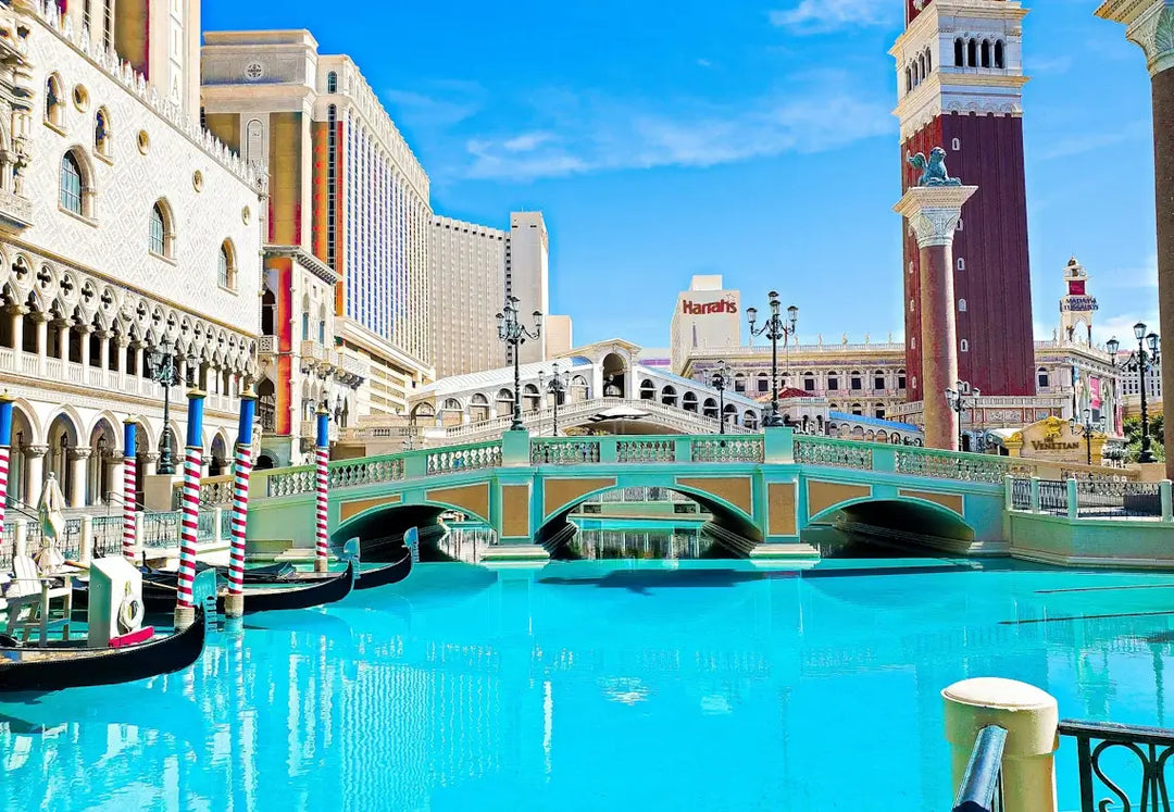 Things to Do Near The Venetian Las Vegas 🎡