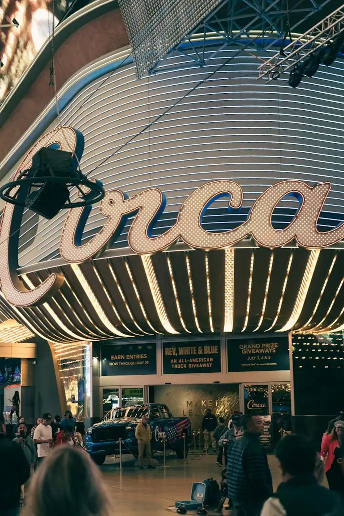 Top Things to Do Near Circa Las Vegas for Food, Drinks & Fun