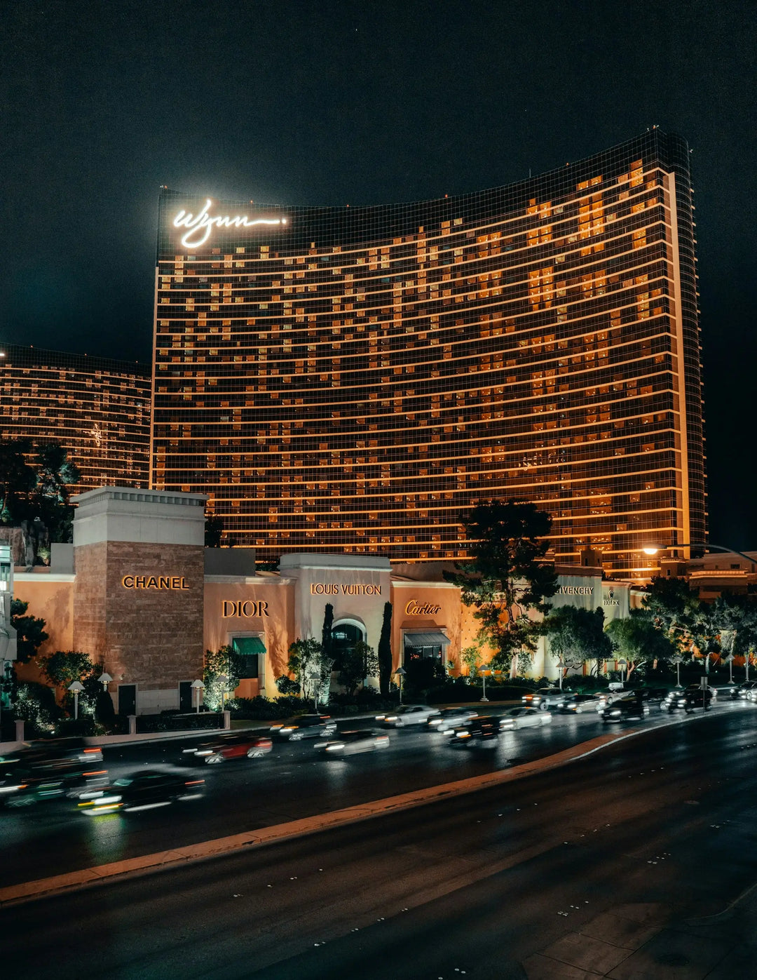 What to Do at Night Near Wynn Las Vegas (That Isn’t Just Clubbing) 🌙