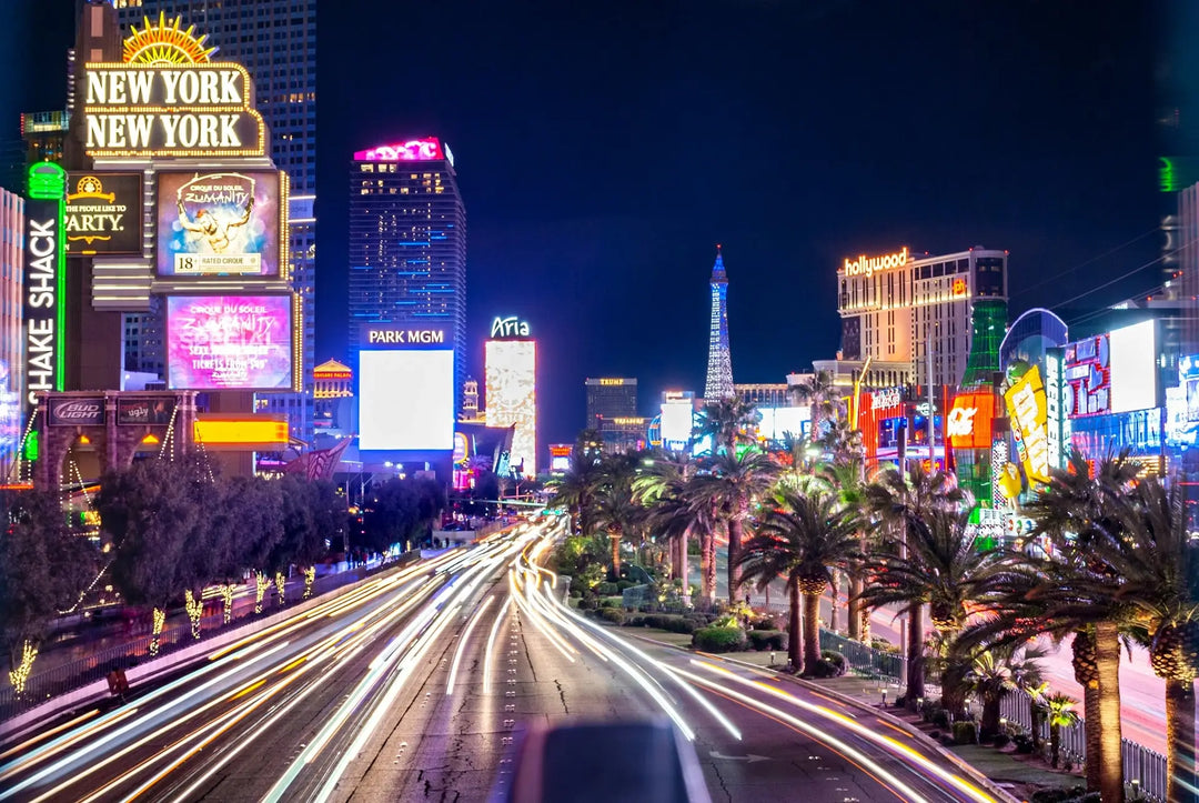 Beyond the Casino: Unique Night Activities Near New York-New York Las Vegas 🎯🌆