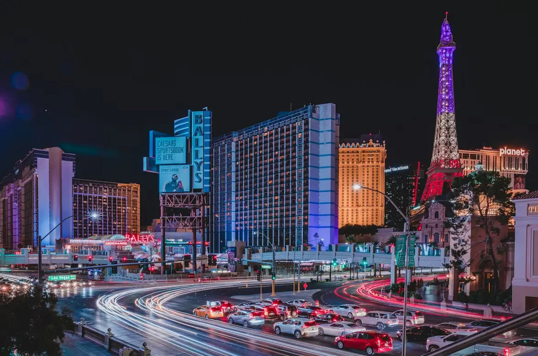 First-Timer’s Guide to Sin City: What to See, Eat & Experience in Las Vegas 📸🍹