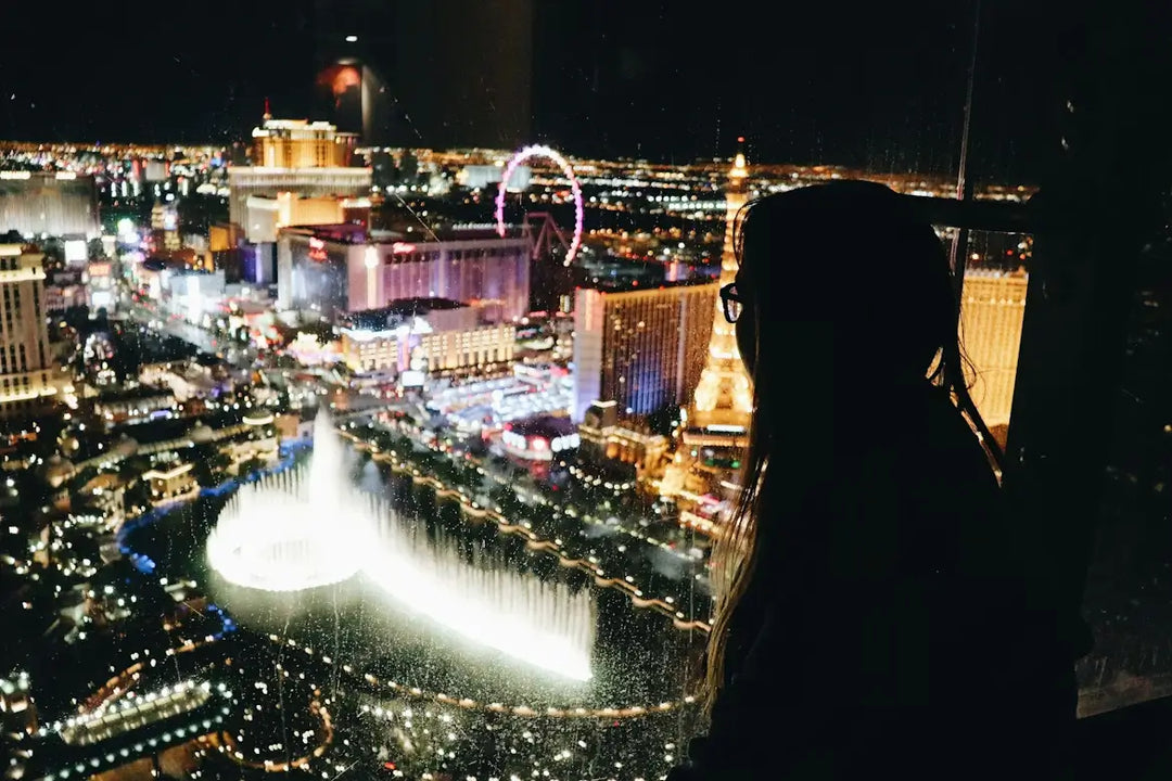 Best Las Vegas Bars With Views That Offer More Than Just a View 🍸