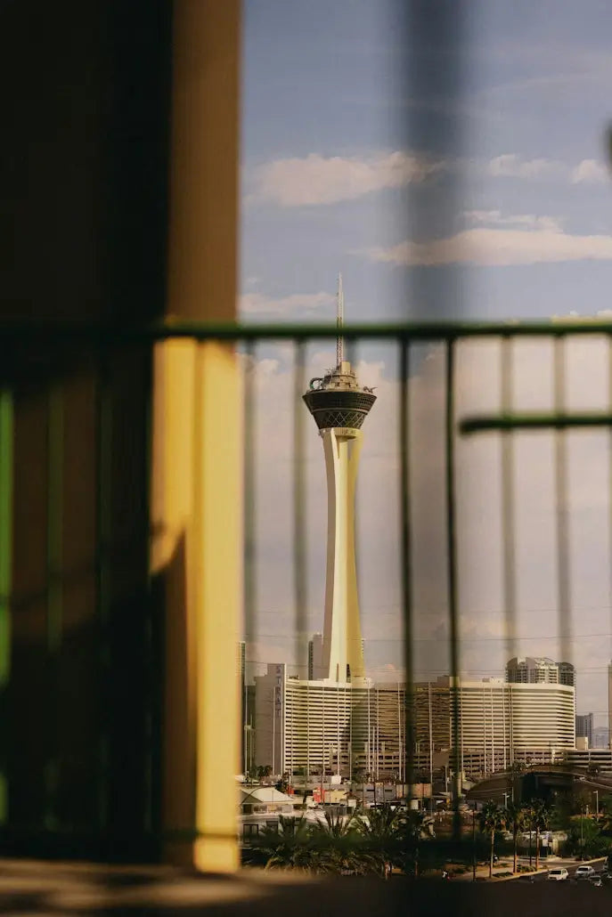 Las Vegas Observation Deck Guide: Why the STRAT Is a Must-See 🏙️🔭