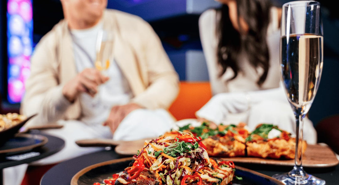 A stylish Las Vegas restaurant with top-notch service and a welcoming atmosphere at Atomic Golf.