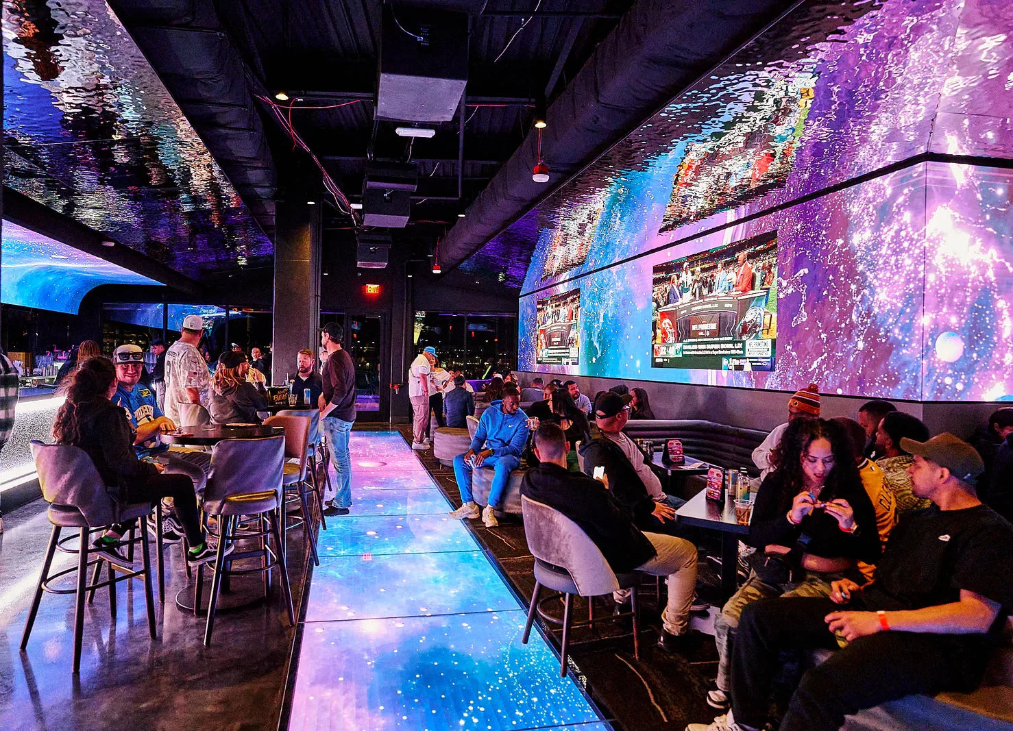Late-Night Las Vegas Without the Nightclub: Where to Go Instead 🌙✨