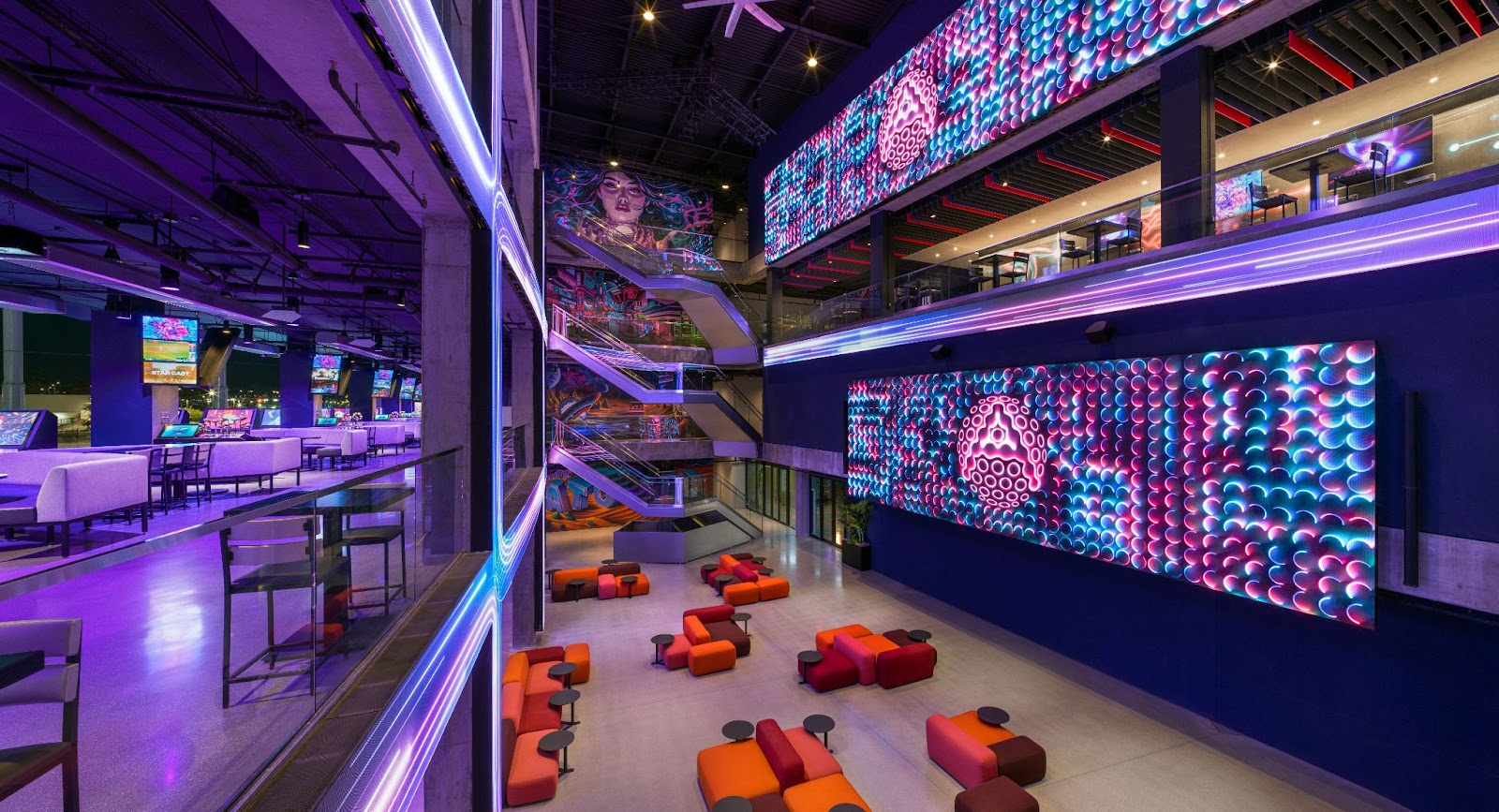 Atomic Golf Las Vegas large and spacious bars 